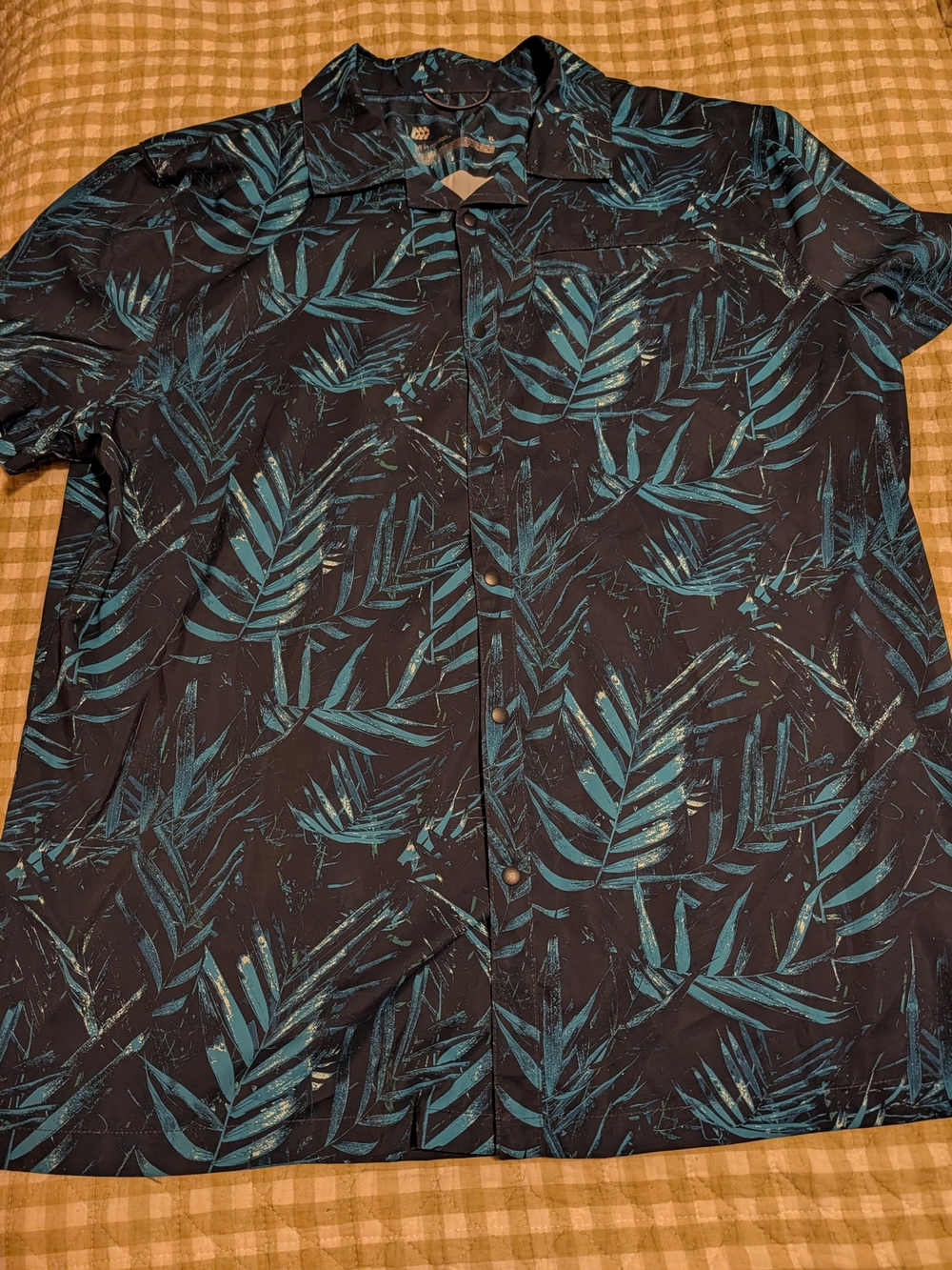 all in motion Black Short-Sleeve Button-Up Shirt with Teal Leaf Print